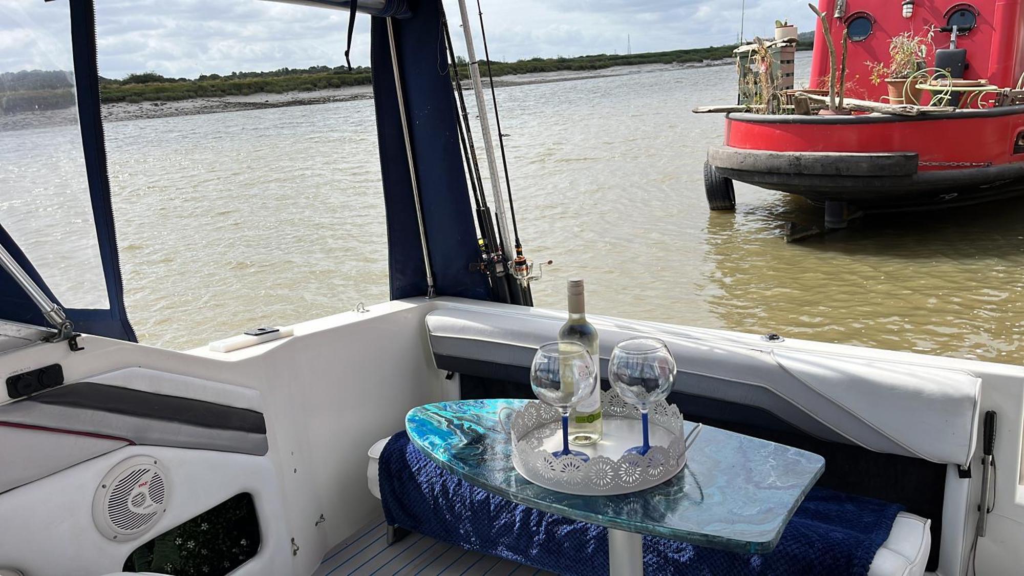 Floatsyerboat Hotel Cuxton Ngoại thất bức ảnh